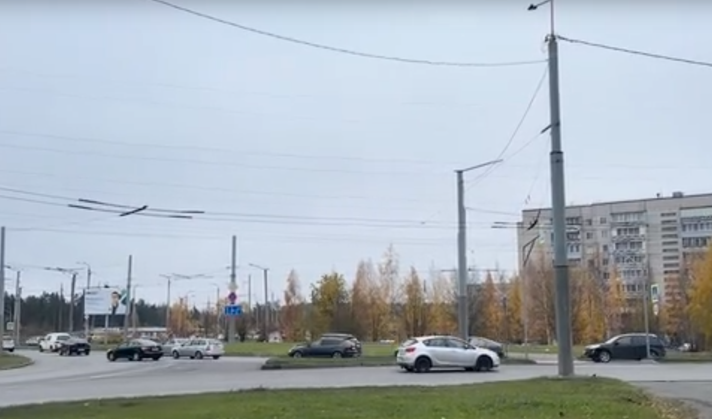 На Лососинском шоссе станет светлее благодаря новым светильникам На Лососинском шоссе станет светлее благодаря новым светильникам