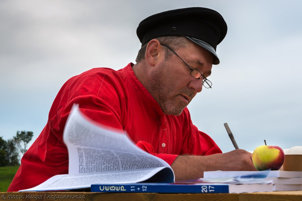 Небывальщины, былины и добрая улыбка: юбилей Виктора Тумановского