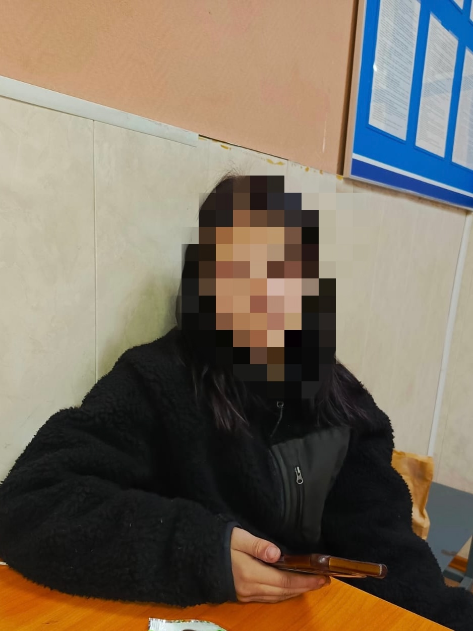 Зацепившуюся между вагонами юную любительницу острых ощущений сняли с электрички рядом с Карелией