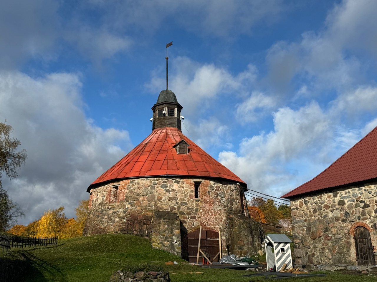 Узнали, какая древняя крепость в Карелии хранит тишину