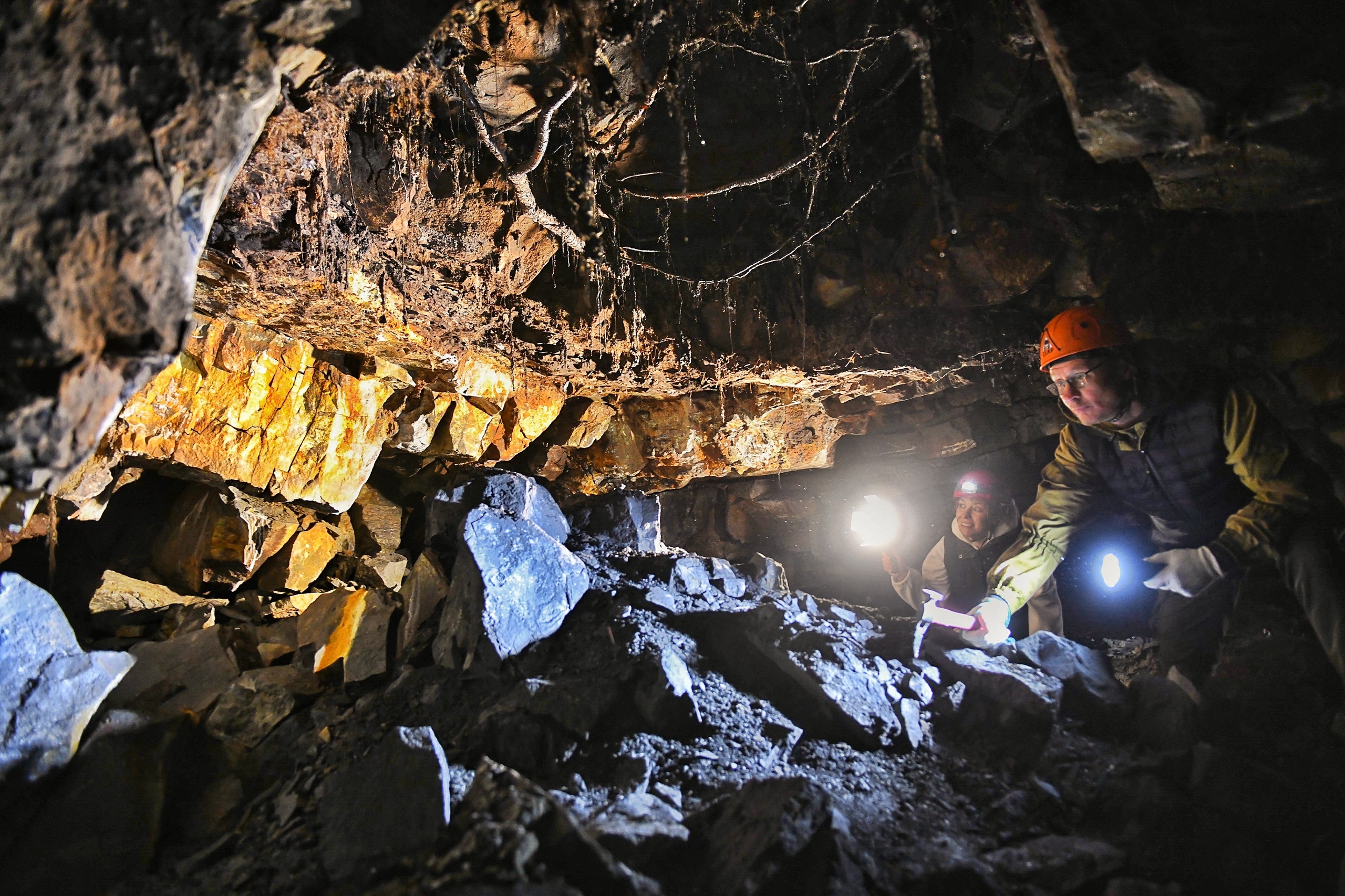 Ученые исследуют шунгитовую штольню в Карелии для создания туристического объекта