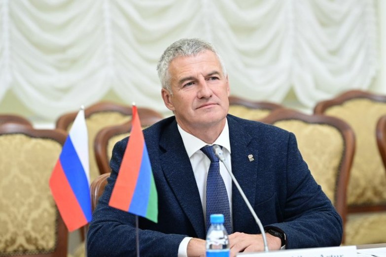 Артур Парфенчиков объявил об индексации зарплат работников бюджетной сферы