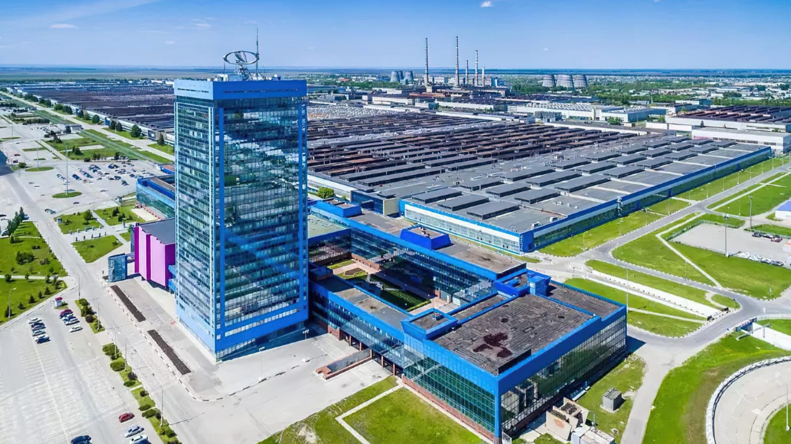 Mash: доходы работников «АвтоВАЗа» сократились втрое и люди массово стали увольняться