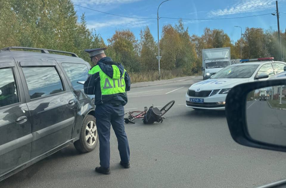 В Петрозаводске внедорожник сбил велосипедиста