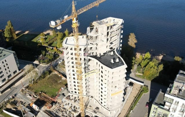 В Петрозаводске на первой береговой линии Онежской набережной растёт жилой дом с 16-ю этажами