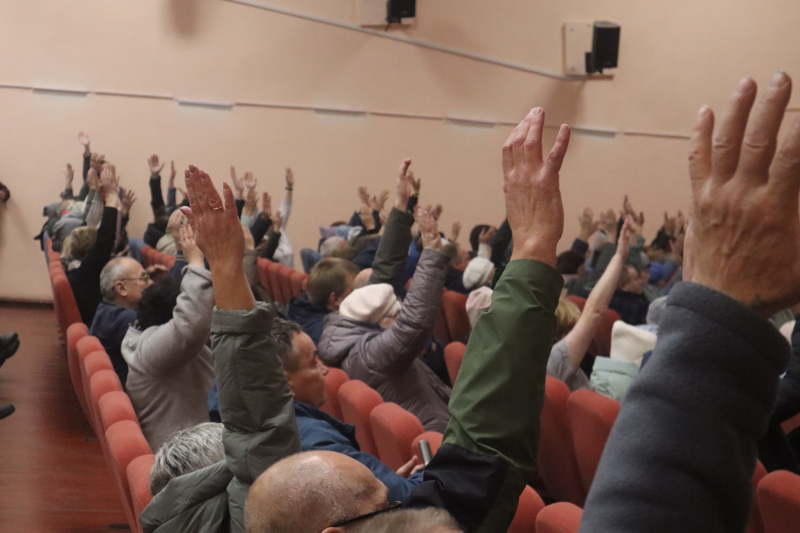 Жители Кеми проголосовали против рыбоводного участка на реке