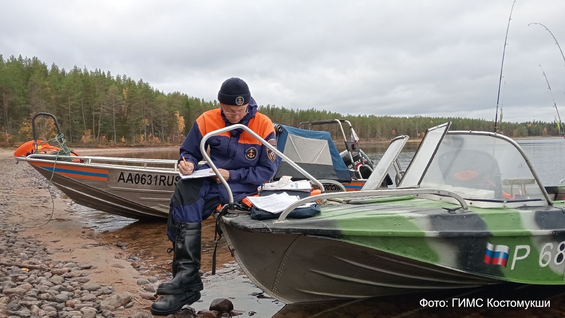 Инспекторы ГИМС начали штрафовать рыбаков на лодках в Карелии