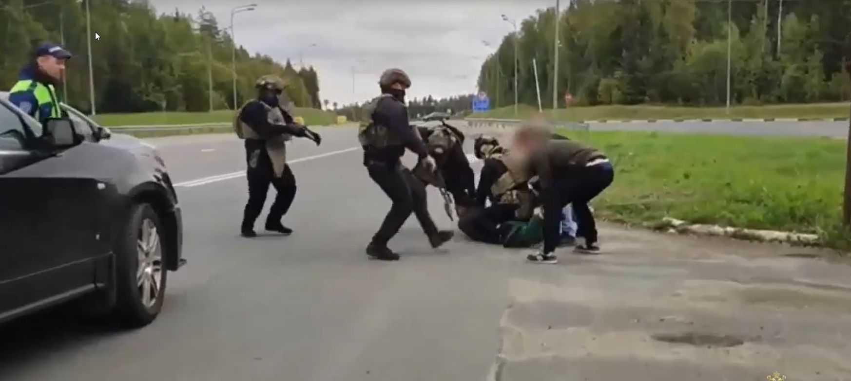 Приезжего наркокурьера почти с килограммом запрещенного вещества задержали в Карелии