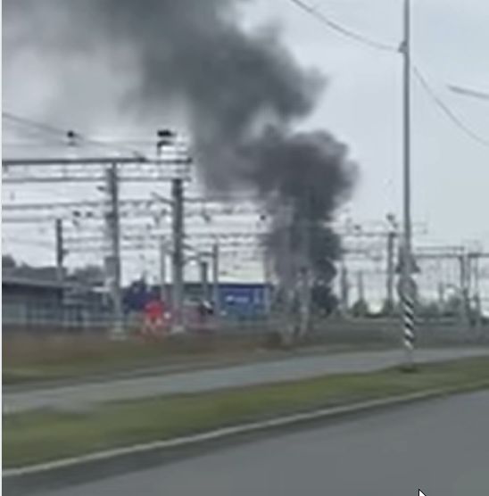 «Что-то сильно полыхает»: в одном из районов Петрозаводска пожар