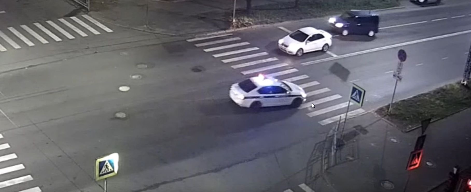 Нос к носу с ДПС: в сети гадают над причинами маневра «стоп-машина» водителя легковушки в центре Петрозаводска