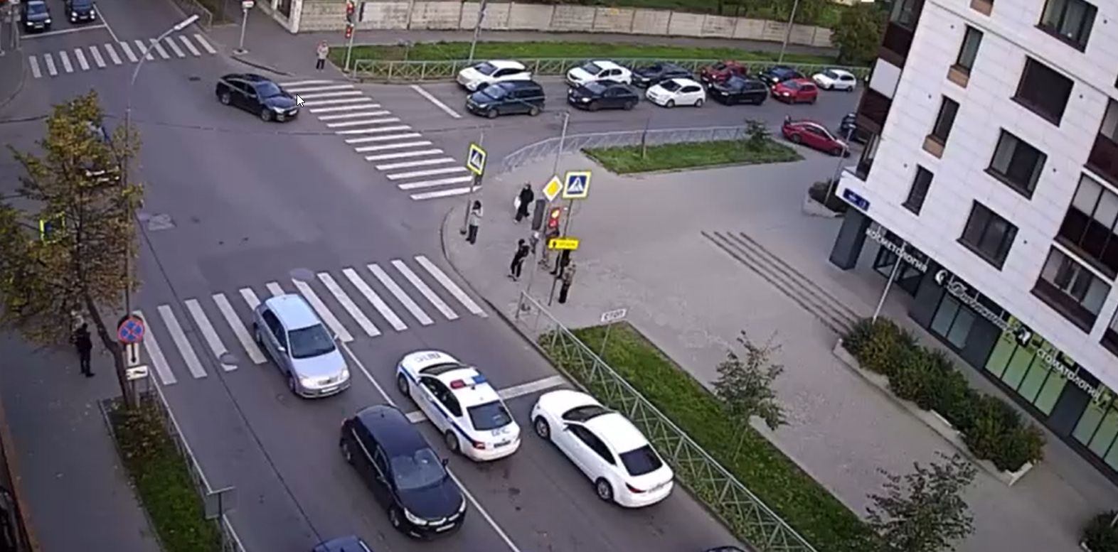 Торопыга на иномарке рванул на «встречку» в нескольких метрах от автомобиля дорожной полиции Петрозаводска