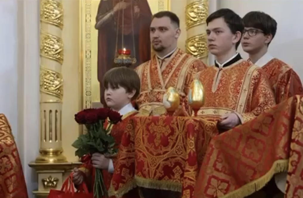 Узнали, кто такие ангелы за закрытыми дверями Узнали, кто такие ангелы за закрытыми дверями