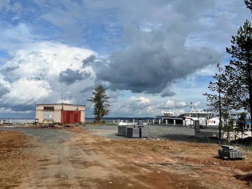 Компанию в Петрозаводске оштрафовали на 100 тысяч рублей за незаконную заправку теплоходов