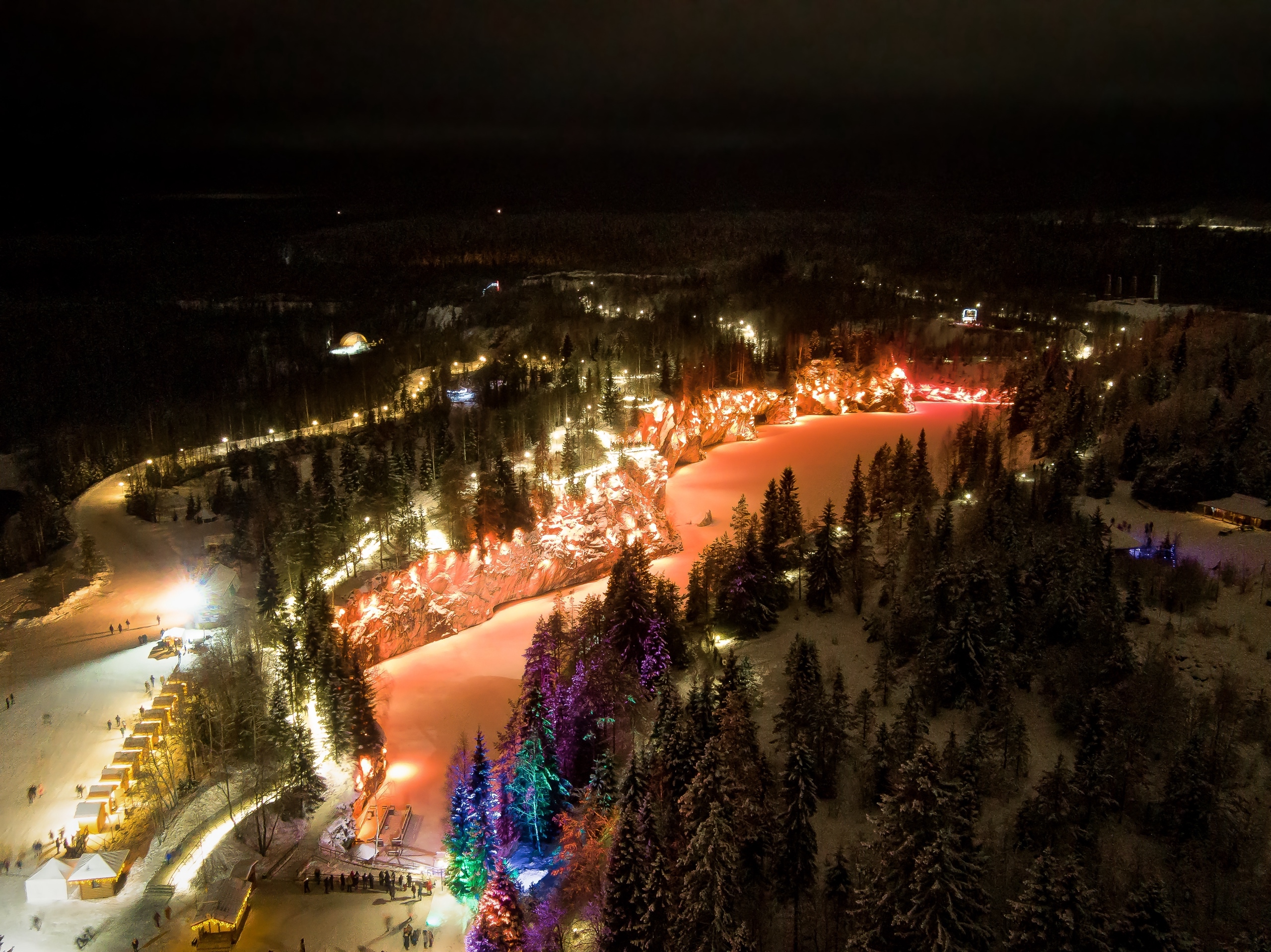 Художественную подсветку подключат в Горном парке Рускеала