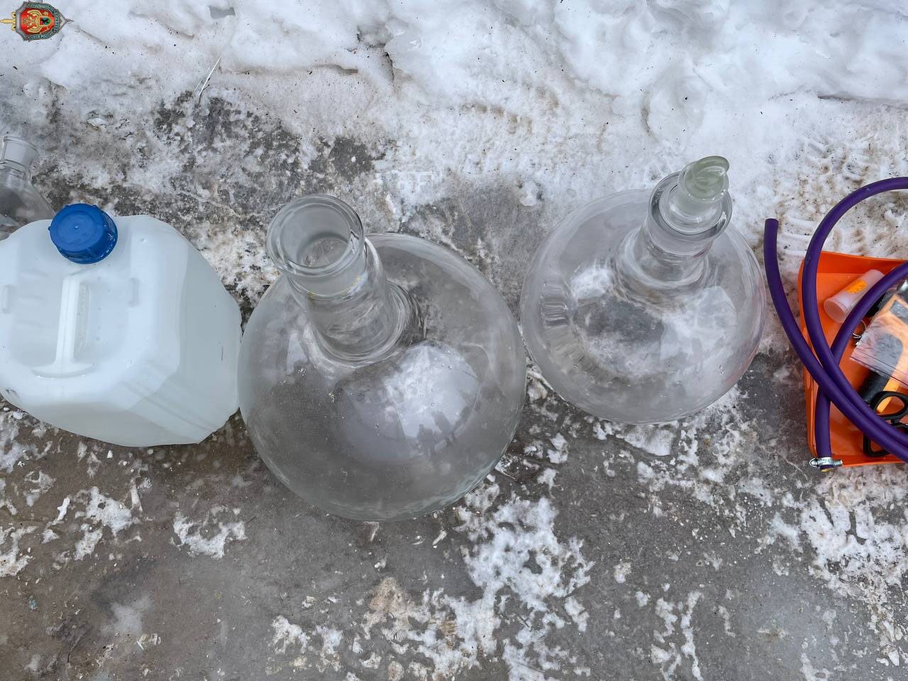 Сотрудники УФСБ Карелии пресекли деятельность подпольной нарколаборатории