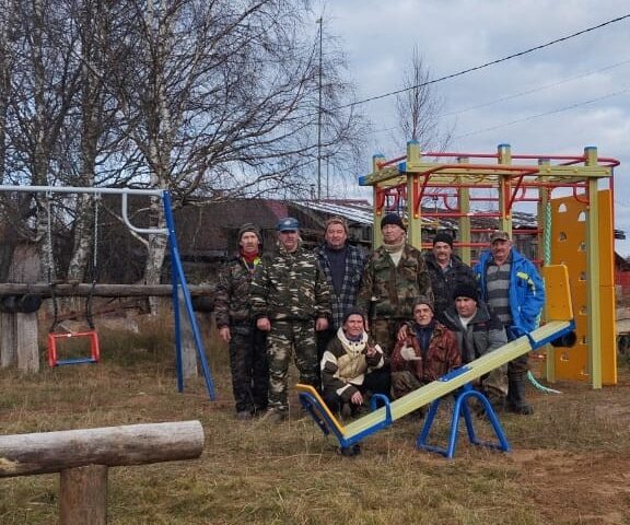 Детскую площадку оборудовали на средства участника СВО в поселке Карелии Детскую площадку оборудовали на средства участника СВО в поселке Карелии
