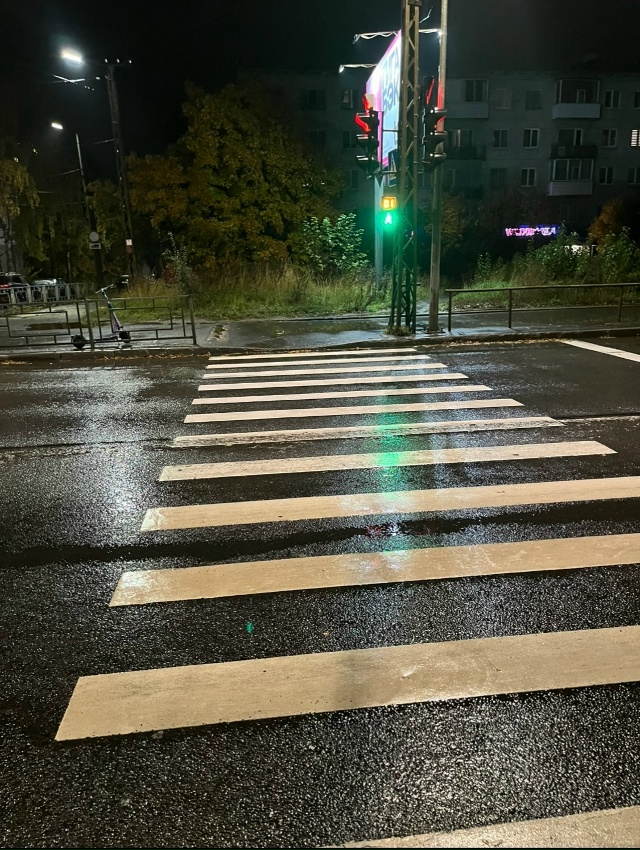 Шел на красный — попал в больницу: мужчину сбили ночью в Петрозаводске