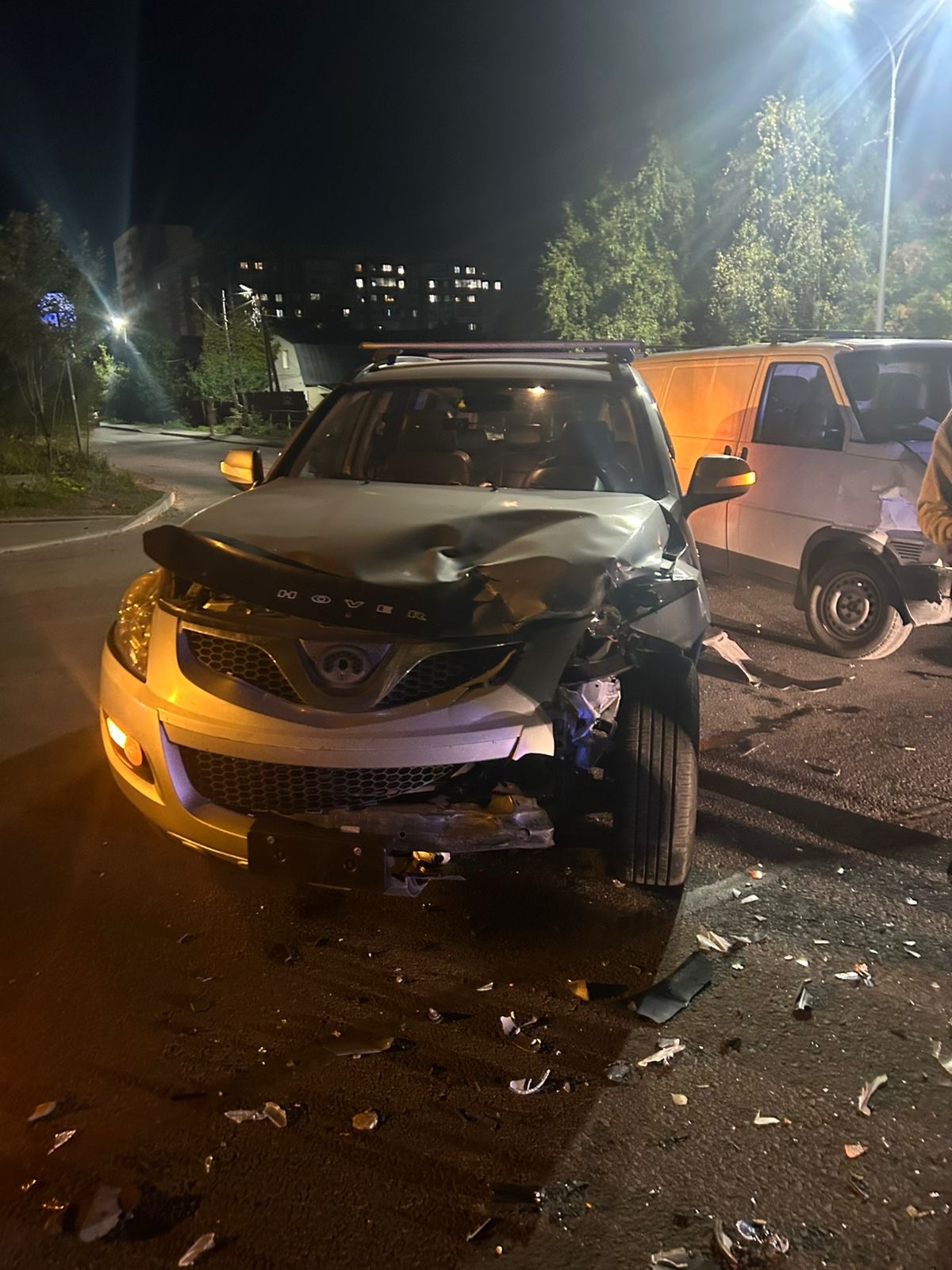 Стало известно, кто виноват и кто пострадал в столкновении внедорожника и микроавтобуса в Петрозаводске