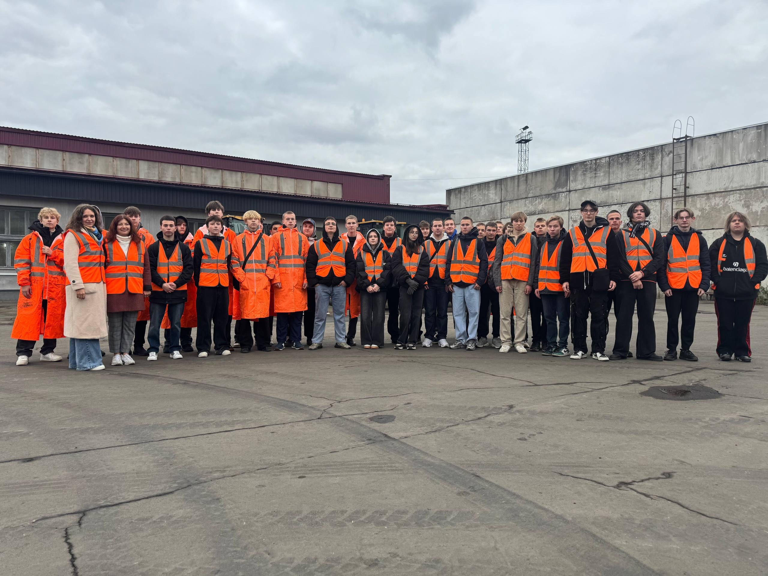 Студенты транспортного техникума узнают о будущей профессии в сердце «Кондопожского ДРСУ»