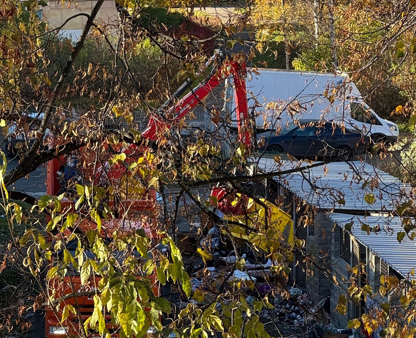 Желтые контейнеры увезли с мусорной площадки в Петрозаводске