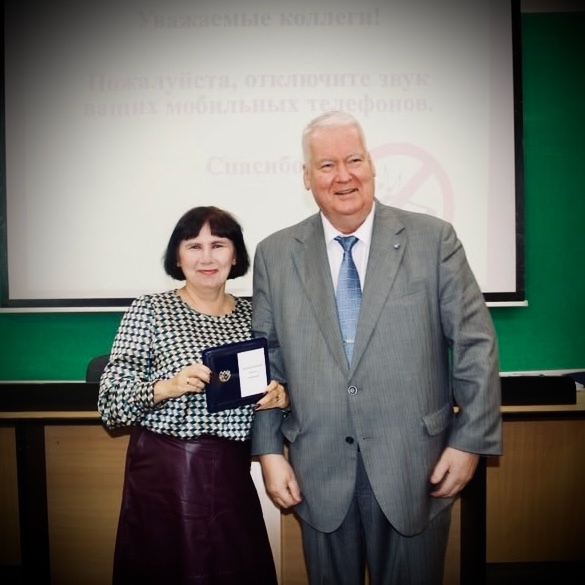 Профессор ПетрГУ удостоена звания почетного работника сферы образования