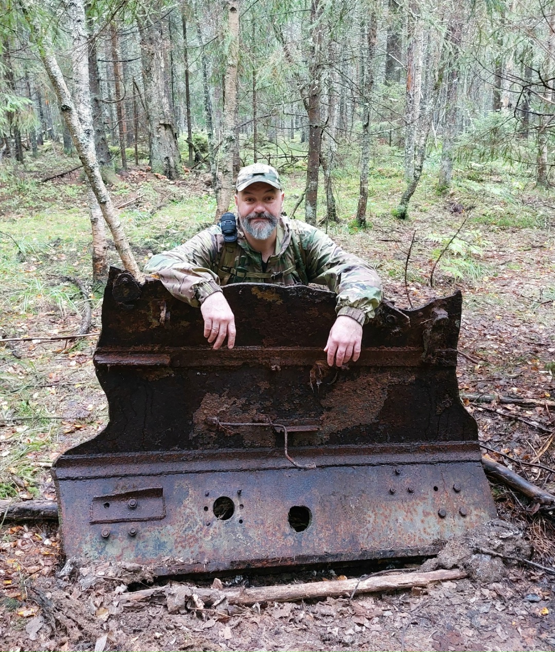 Известный путешественник нашёл в Карелии корпус от танка