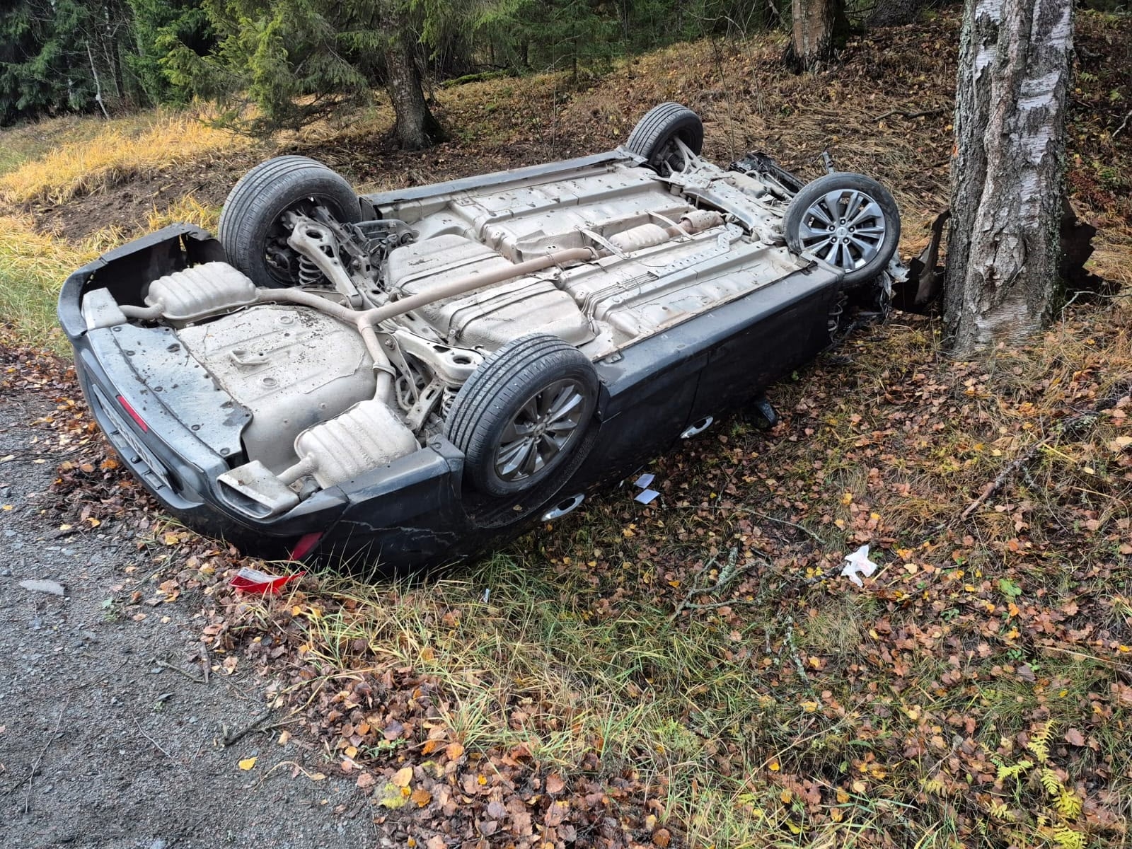 Автомобиль перевернулся в столице Северного Приладожья Автомобиль перевернулся в столице Северного Приладожья