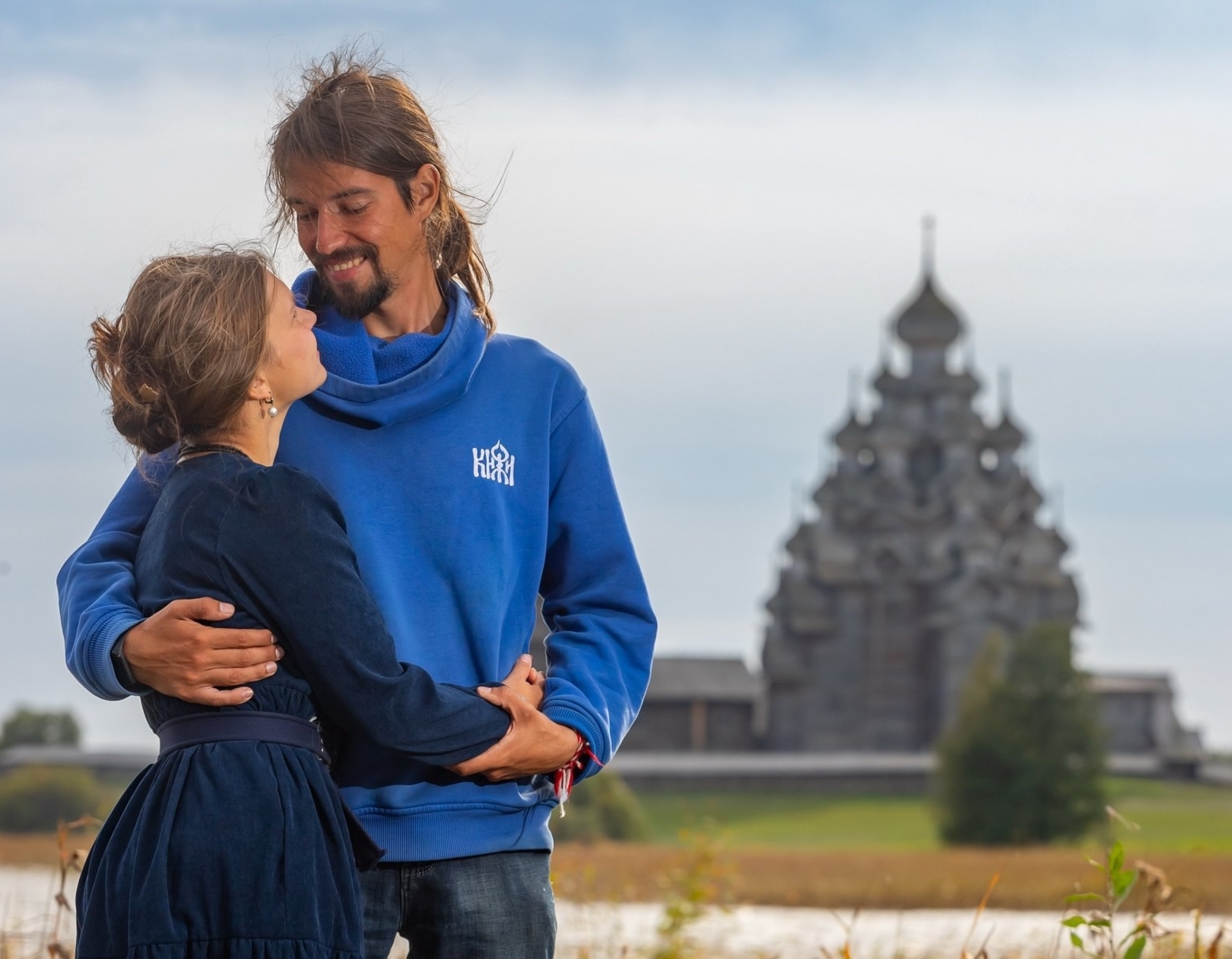 Остров Кижи соединяет сердца: история знакомства экскурсовода и мастерицы