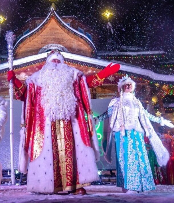 Стало известно, до чьей зарплаты дорастет заработок Деда Мороза и Снегурочки в декабре