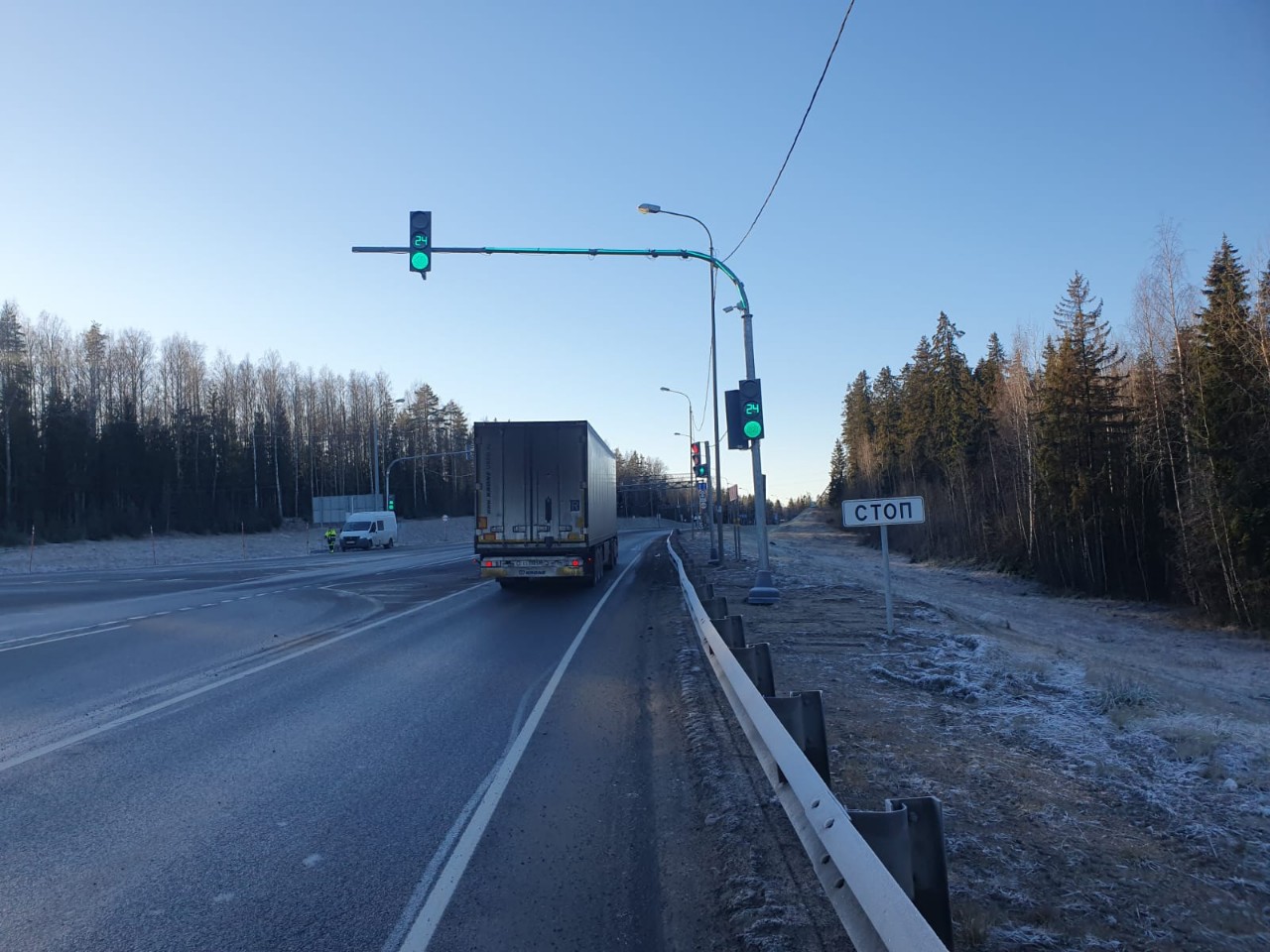 На трассе «Кола» установили новые светофоры