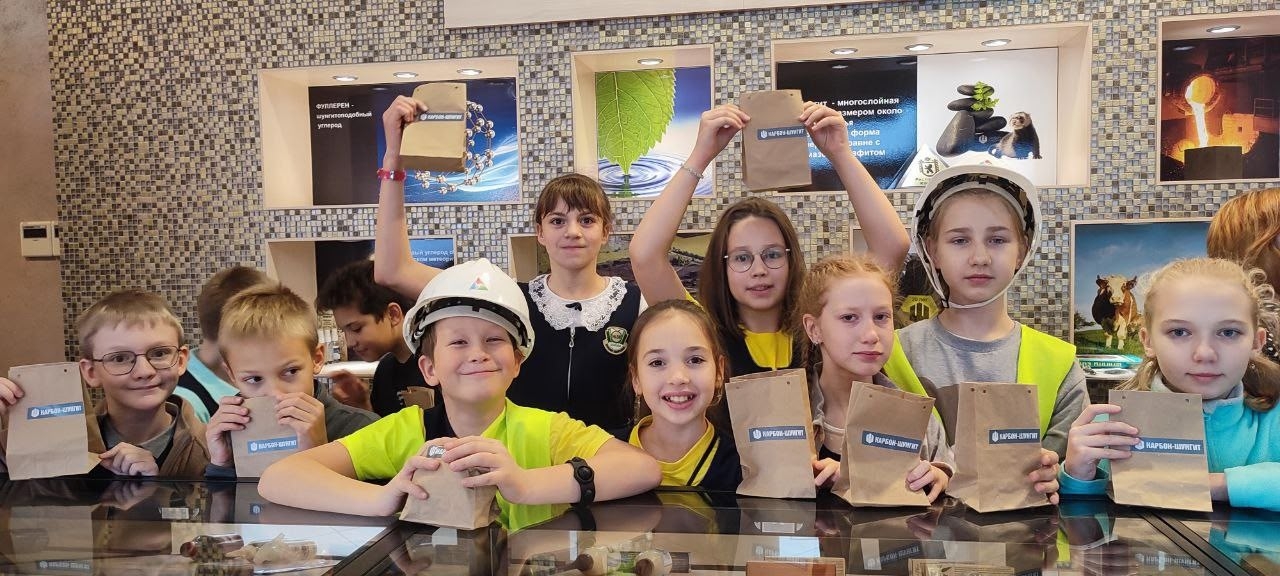 Карельские школьники побывали на месторождении шунгита