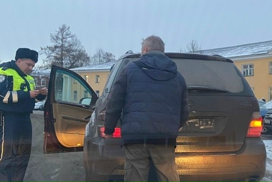 ГАИ Карелии напомнила водителям о штрафах за грязные номерные знаки