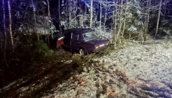 В Питкярантском районе пьяный водитель выехал на встречку и перевернулся
