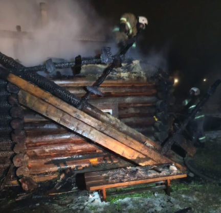 Пожар в Шелтозере потребовал более двух часов на ликвидацию