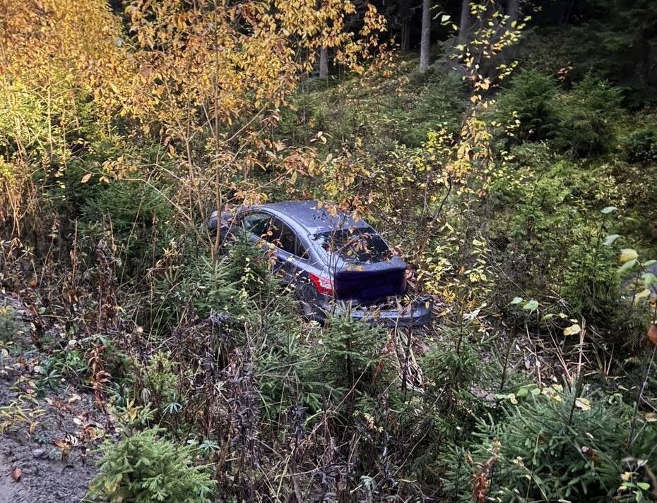 Три аварии за месяц: дорога на Лососинное угрожает жизни водителей и пассажиров