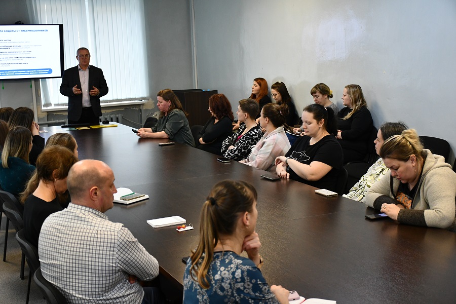 Банк России провел «Финансовые мастерские» для карельских школьников и пенсионеров