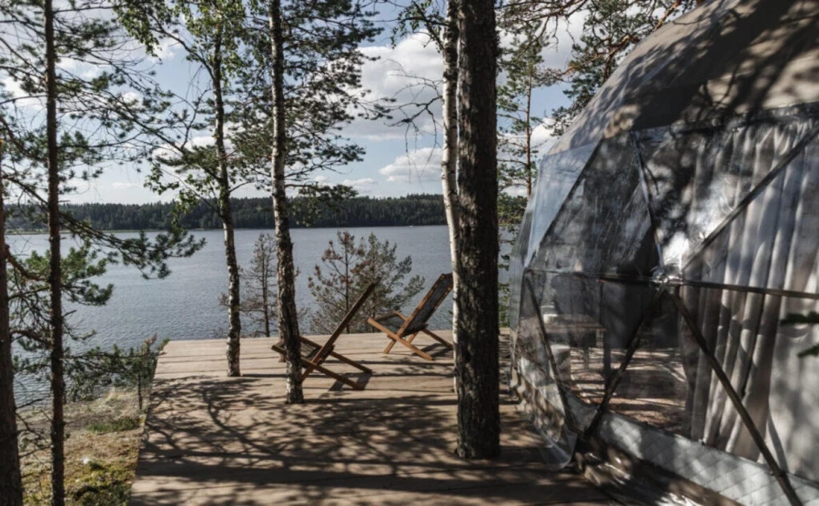 Стоимость ночи в глэмпингах Карелии достигла 20 тысяч рублей