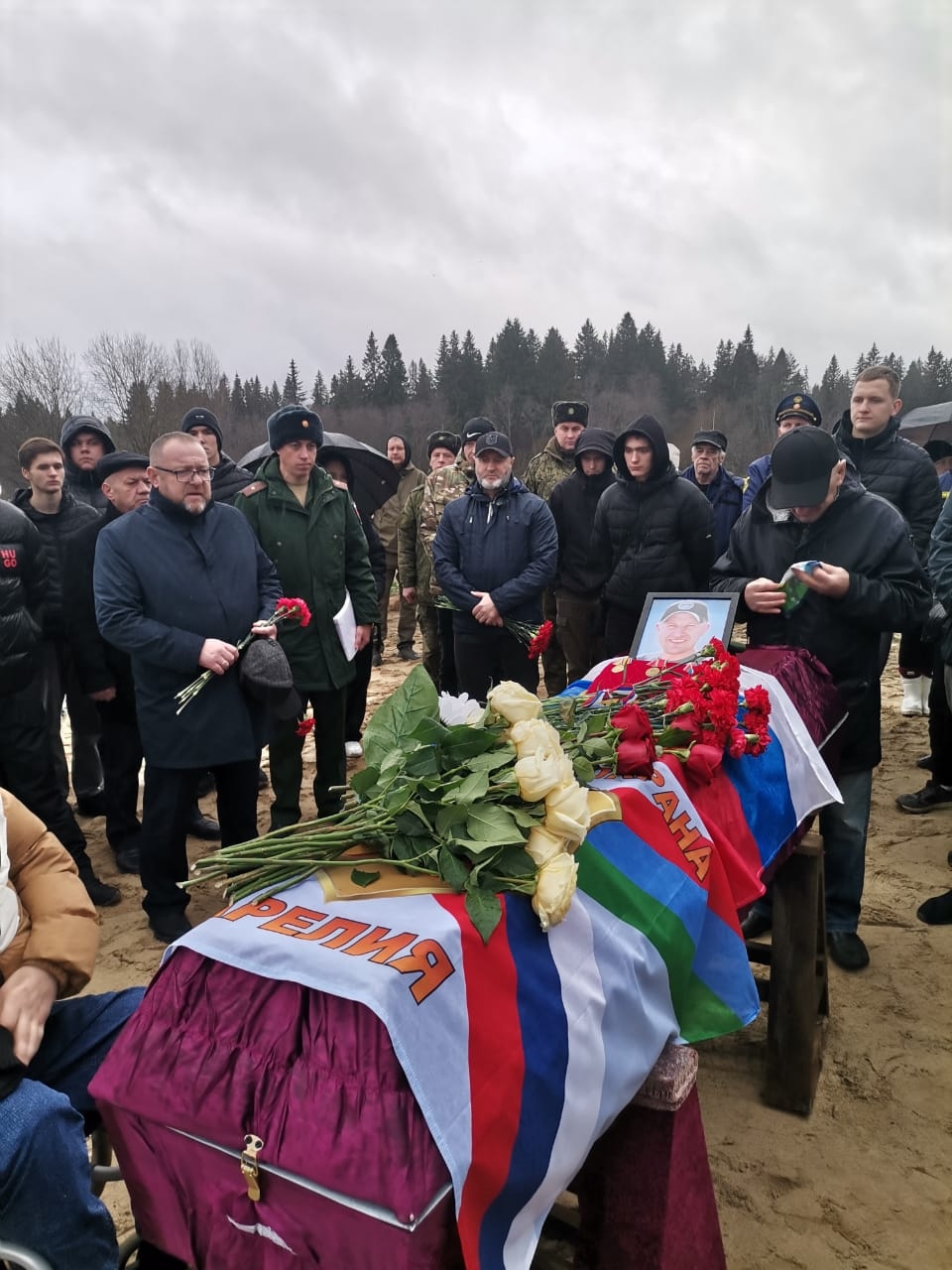 В Прионежье проводили в последний путь погибшего на спецоперации земляка