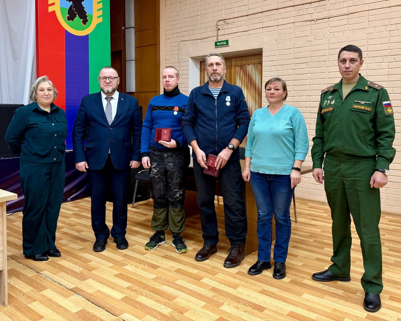 Высокие награды за мужество и отвагу вручили бойцам СВО в Карелии