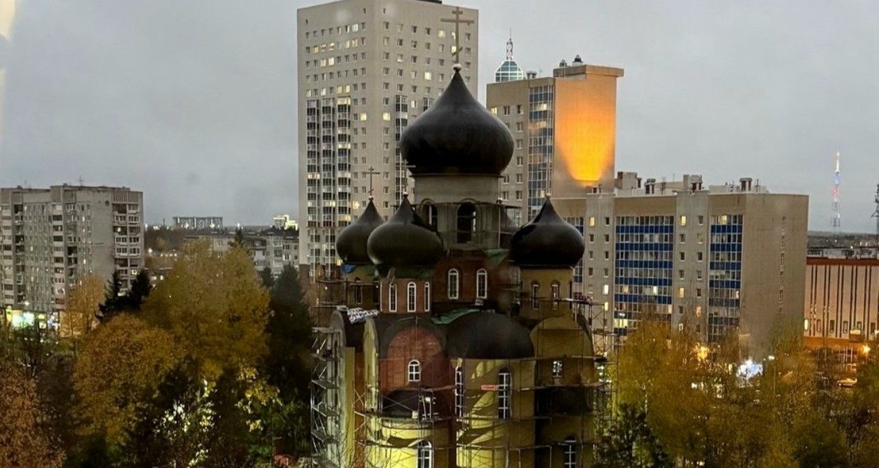 Храм, рождающийся из камня и веры, возводят в карельской столице