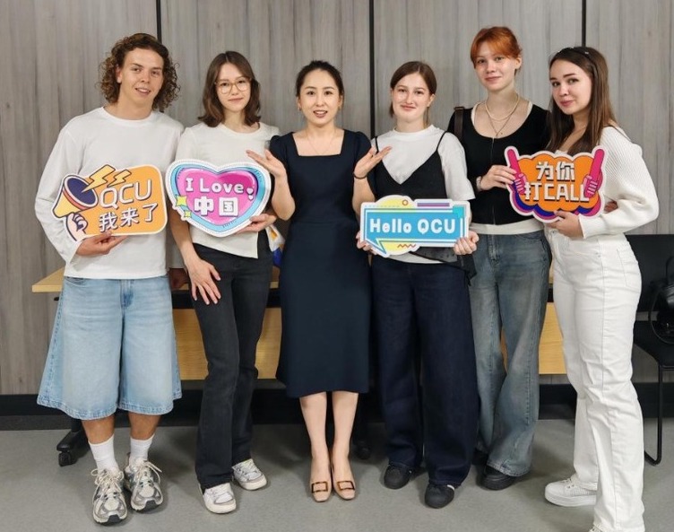 Студенты ПетрГУ продолжают стажироваться в вузах Китая