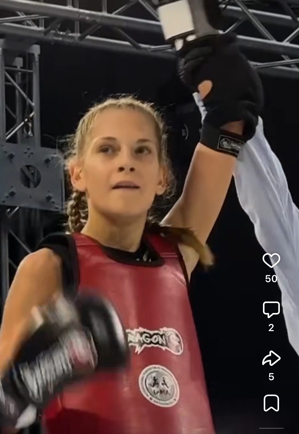 Без шансов для соперниц: карельские спортсменки двумя победами стартовали на Первенстве Европы по муайтай