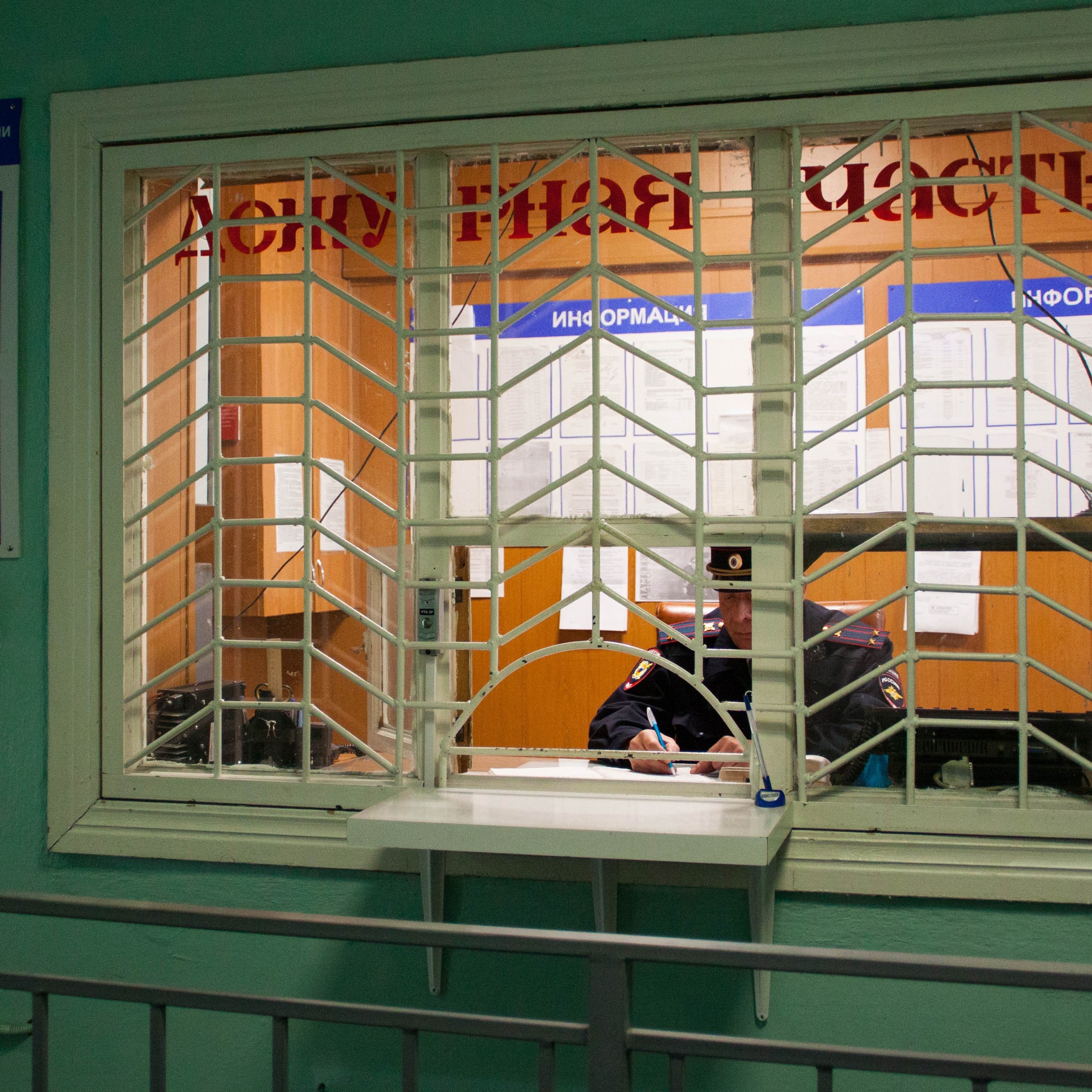 Сбившая столб автоледи решила списать ДТП на несуществующего угонщика и попала под следствие в Питкяранте