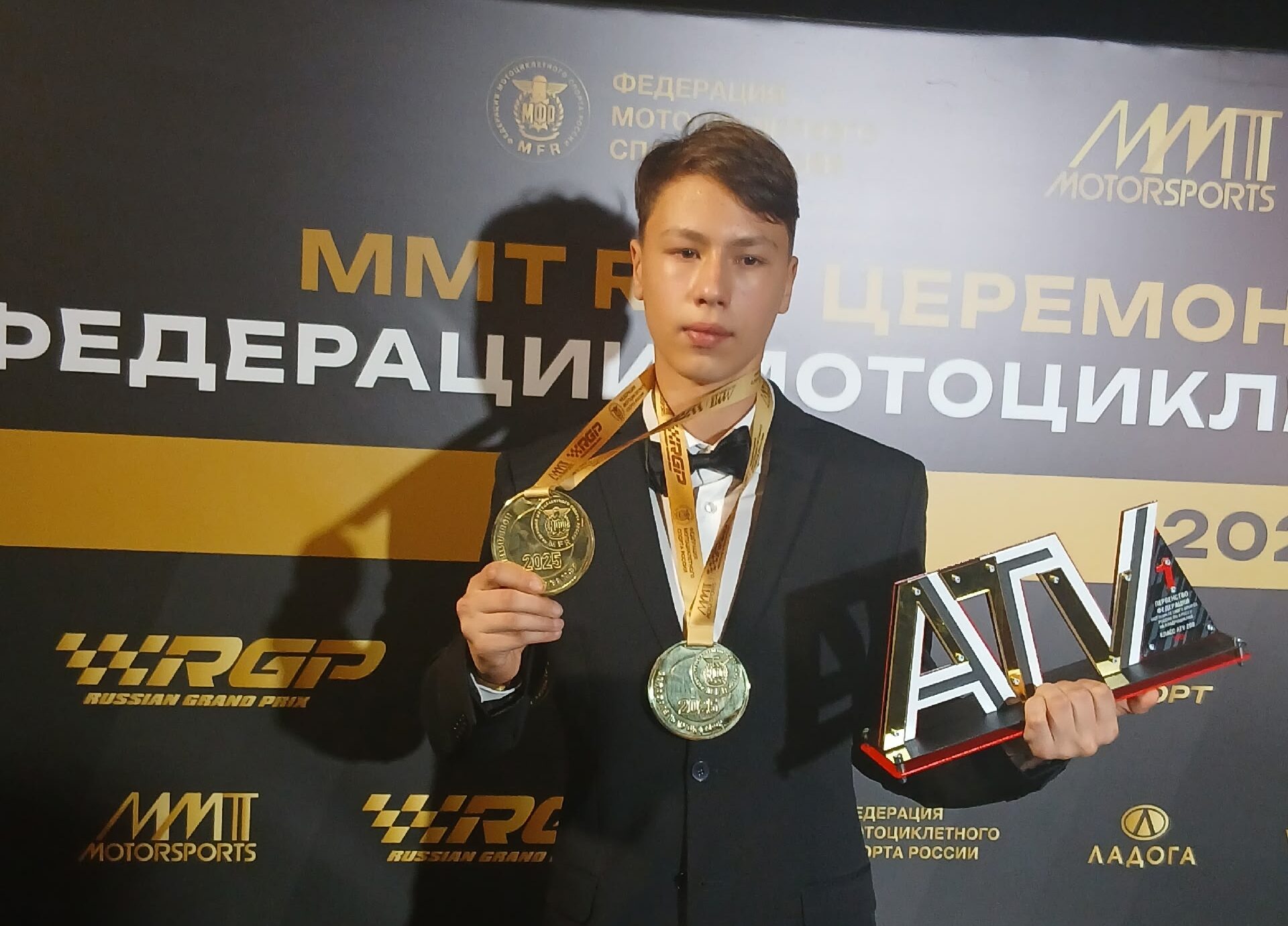 Гонщика из Карелии наградили в Москве