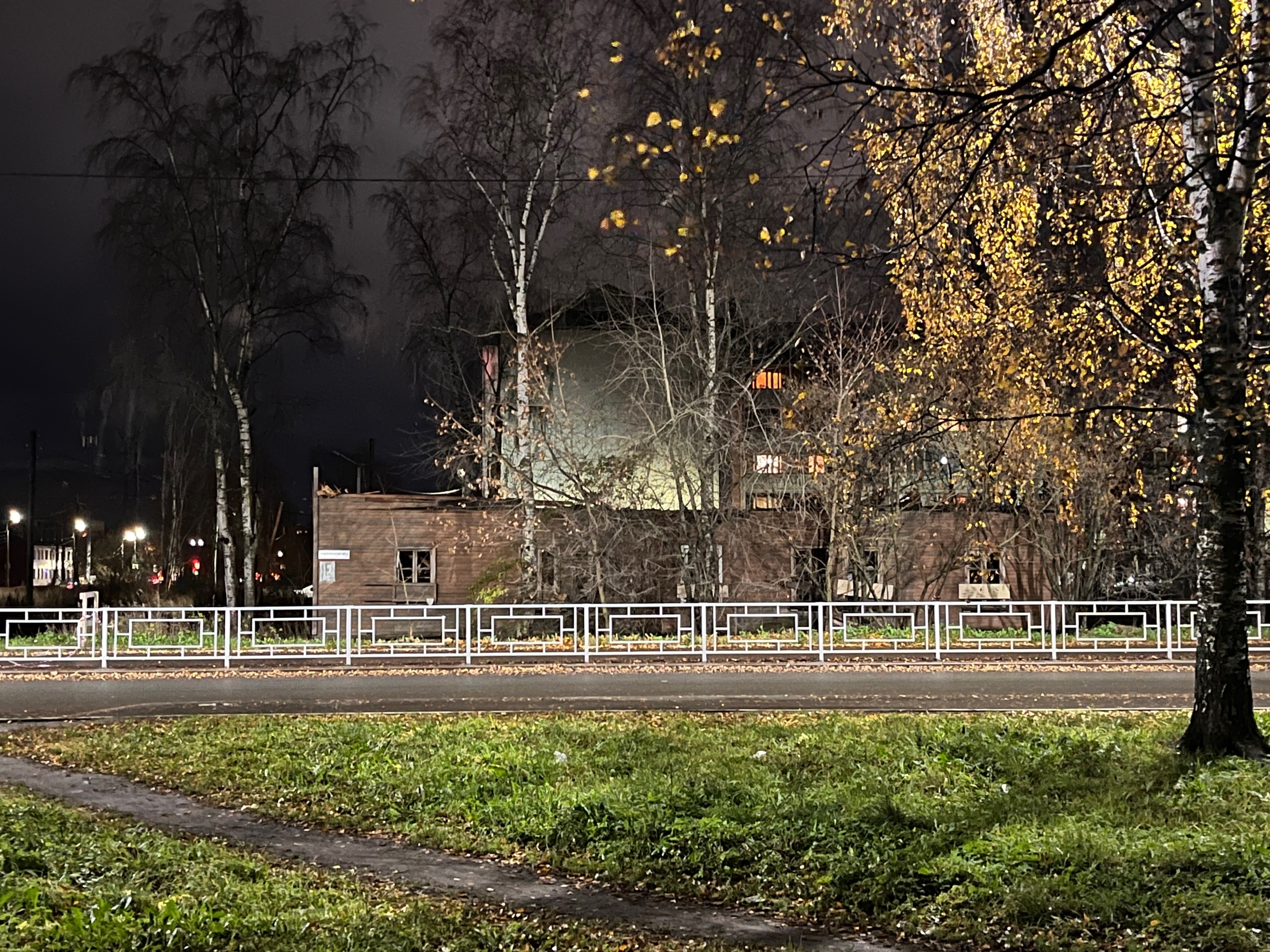 Первый этаж заброшки не снесли в Петрозаводске