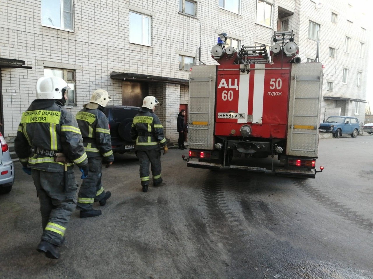 Спасатели вызволили пенсионерку из заточения в одном из городов Карелии