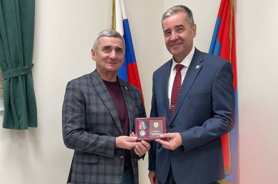 Руководителю госкомитета Карелии вручили высокую республиканскую госнаграду