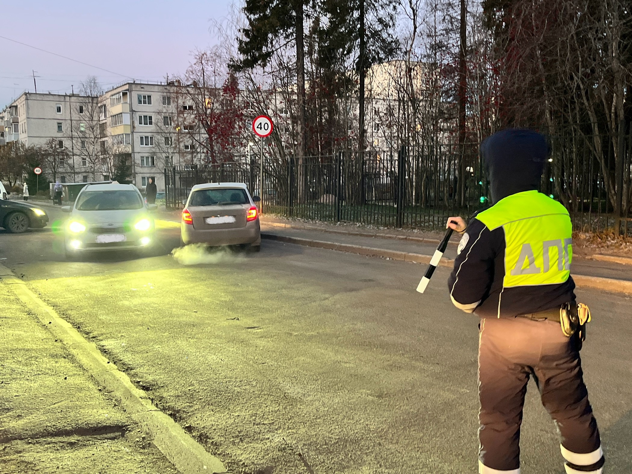 Водитель с ребенком в машине сильно огорчил дорожных полицейских в крупном районе Петрозаводска