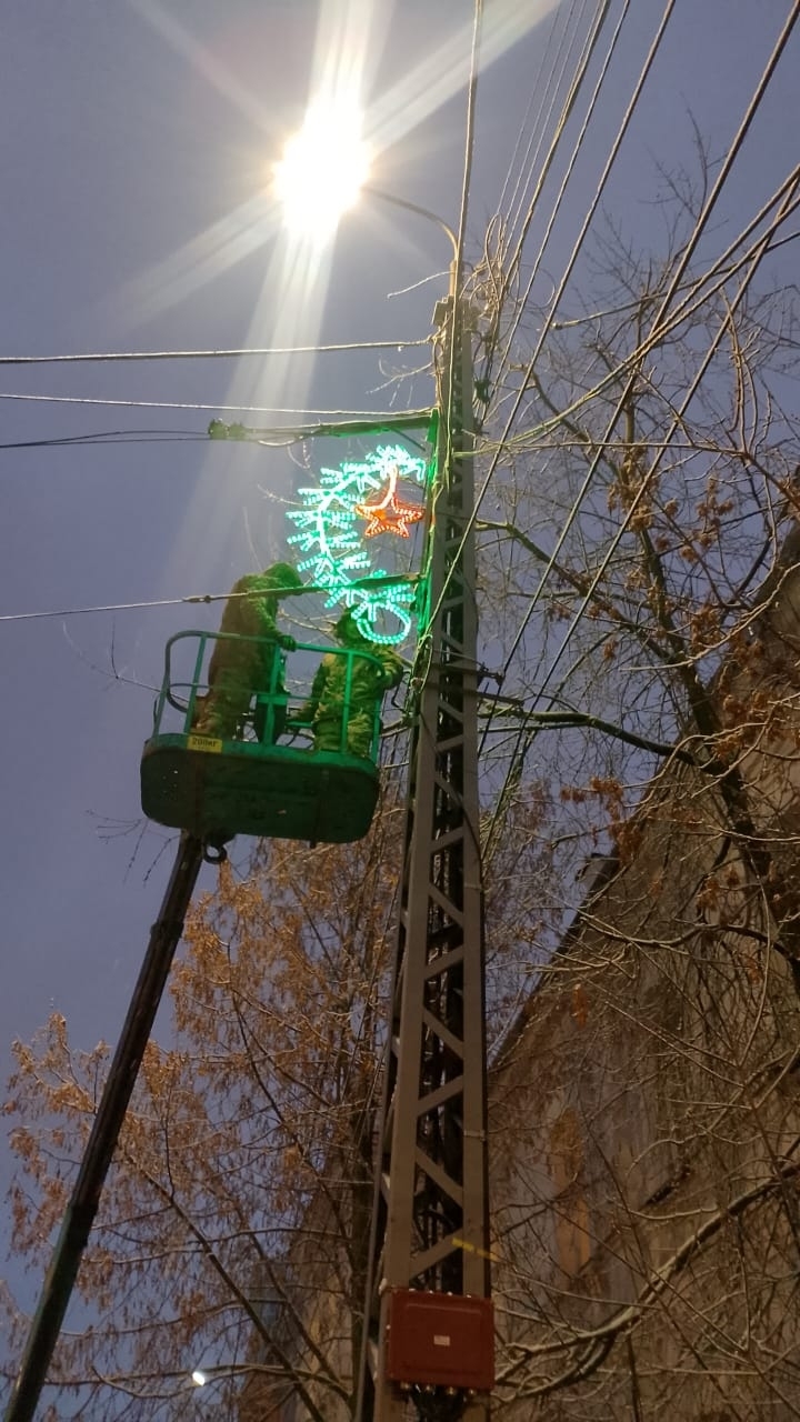 Петрозаводск начали украшать к Новому году
