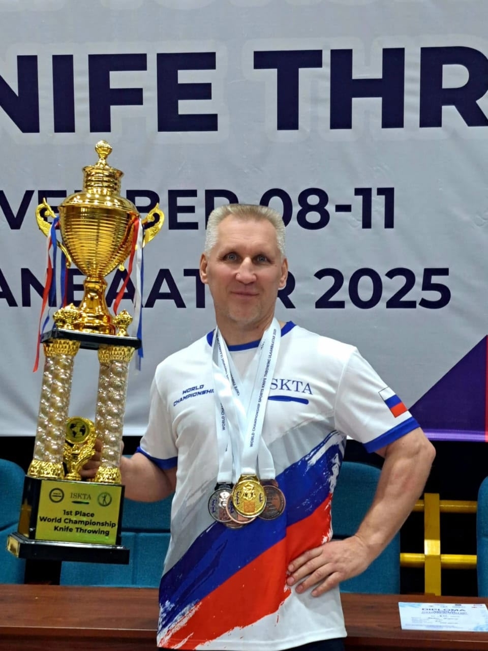 Абсолютный рекорд в метании ножей: спортсмен из Карелии триумфально выступил на чемпионате в Монголии